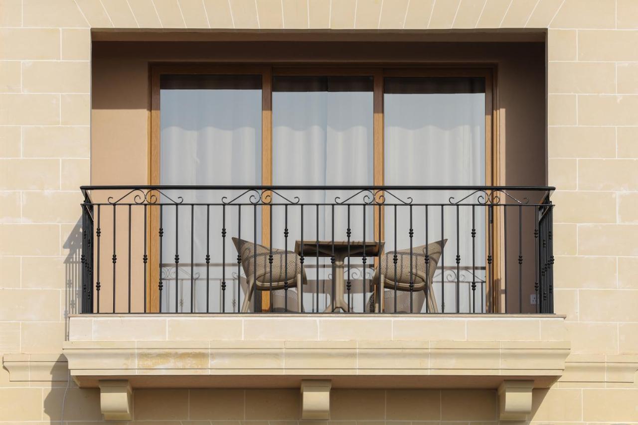 Gem Beachfront Apt With Amazing Bay And Sea Views Birżebbuġa المظهر الخارجي الصورة